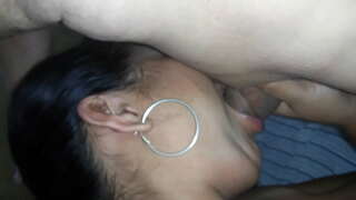 Омиљена супруга поздравља ме укусно минетом, ја је волим најбоље од свега